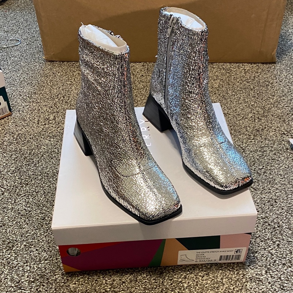 Katy Perry Collections The Lolette Stretch Metallic Silver Ankle Boots Size 6.5